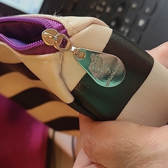 Younique Make-up bag - new, no tags - Picture 4 of 4